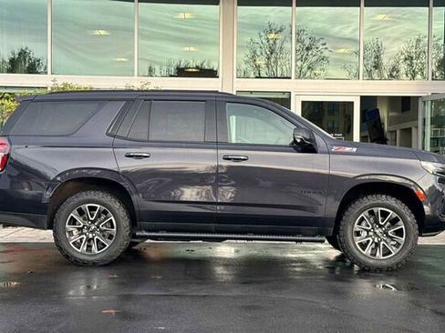 Used 2022 Chevrolet Tahoe Z71 w/ Luxury Package image 3