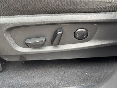 Used 2023 Nissan Pathfinder SV image 10