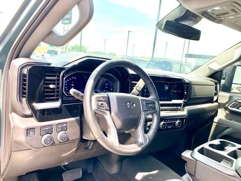 Used 2025 Chevrolet Silverado 2500 LT w/ Trail Boss Package AWD/4WD image 14