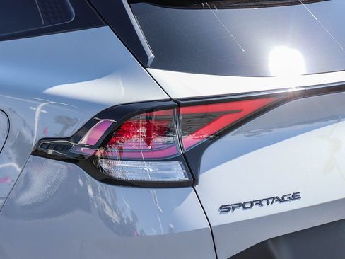 Used 2025 Kia Sportage X-Line w/ Premium Package AWD/4WD image 7