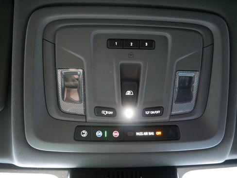 Used 2024 Chevrolet Silverado 1500 LT image 24