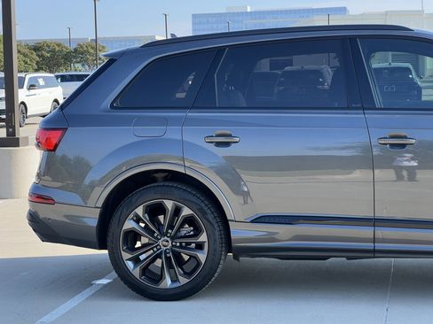 Used 2025 Audi Q7 3.0T Premium Plus image 11