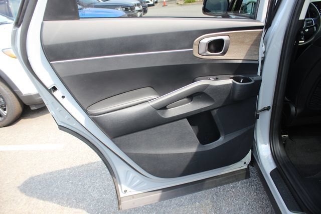 Used 2023 Kia Sorento S w/ Panoramic Sunroof Package AWD/4WD image 24