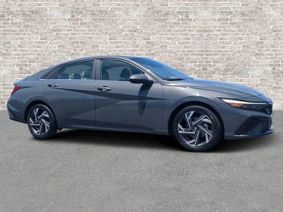 Used 2024 Hyundai Elantra SEL w/ Convenience Package