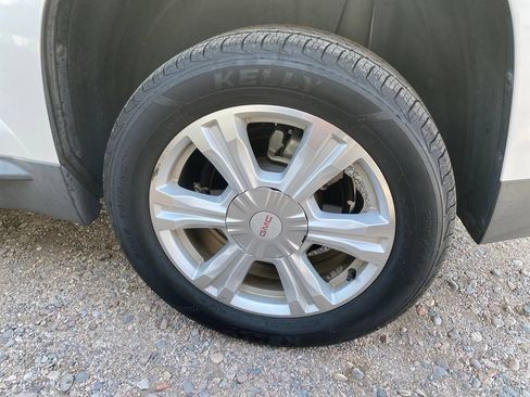 Used 2017 GMC Terrain SLE w/ Technology Package FWD image 9