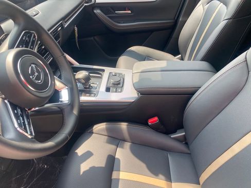 New 2025 MAZDA CX-70 Plug-In Hybrid w/ Premium Plus image 14