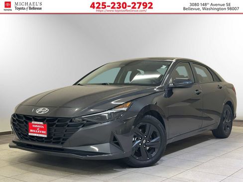 Used 2023 Hyundai Elantra SEL image 1