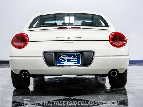 Used 2002 Ford Thunderbird image 32