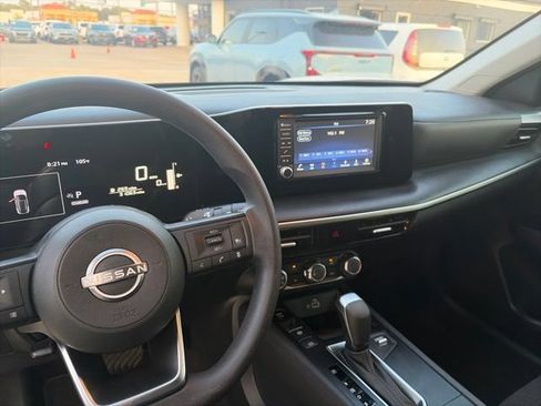 Used 2025 Nissan Kicks S FWD image 10