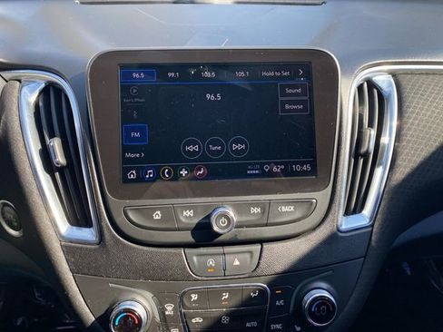 Used 2021 Chevrolet Malibu LT image 22