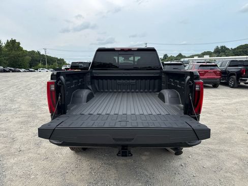 New 2026 GMC Sierra 2500 Denali w/ Denali Reserve Package AWD/4WD image 10