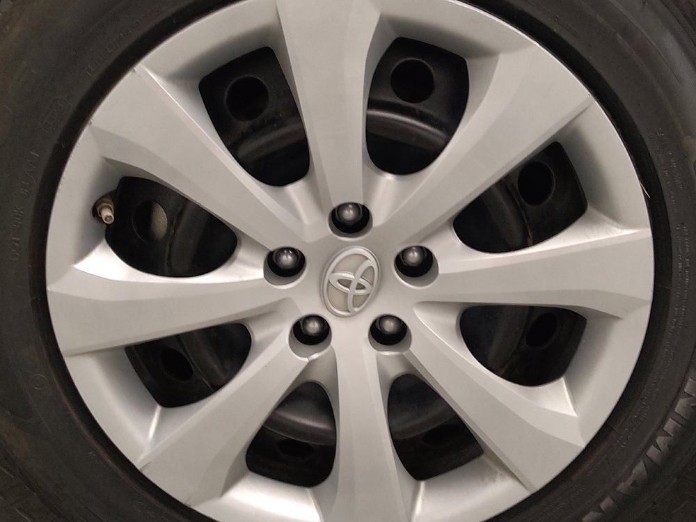 Used 2021 Toyota Corolla LE FWD image 31
