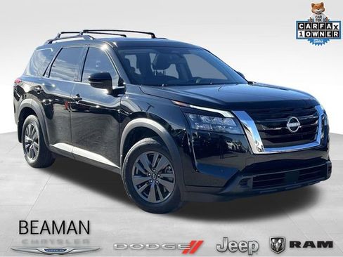 Used 2024 Nissan Pathfinder SV w/ SV Premium Package image 1