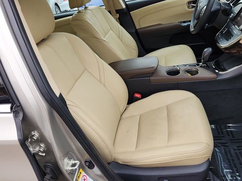 Used 2013 Toyota Avalon XLE Premium image 28