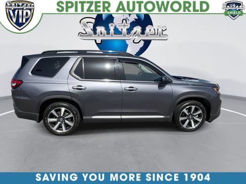 Used 2025 Honda Pilot Touring image 2