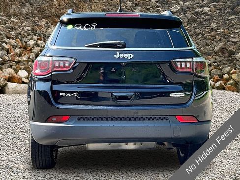Used 2019 Jeep Compass Latitude w/ Popular Equipment Group AWD/4WD image 4