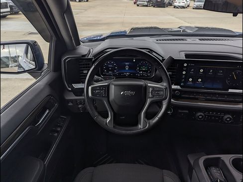 Used 2022 Chevrolet Silverado 1500 LT Trail Boss w/ Protection Package AWD/4WD image 3