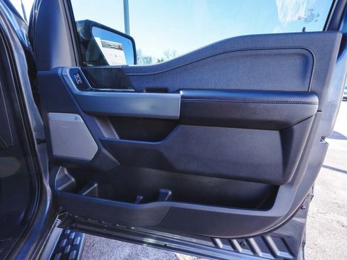 Used 2022 Ford F150 Lightning Lariat image 12