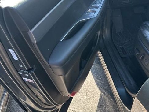 Used 2021 Hyundai Palisade SEL w/ Premium Package image 12