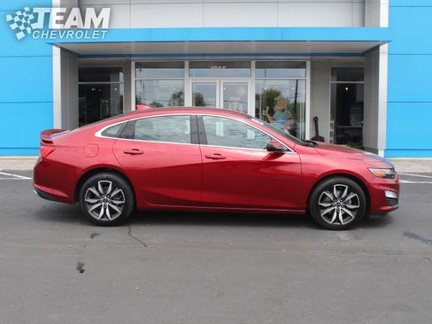 Used 2023 Chevrolet Malibu RS FWD image 3