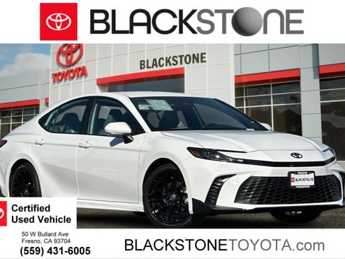 Certified 2026 Toyota Camry SE image 1