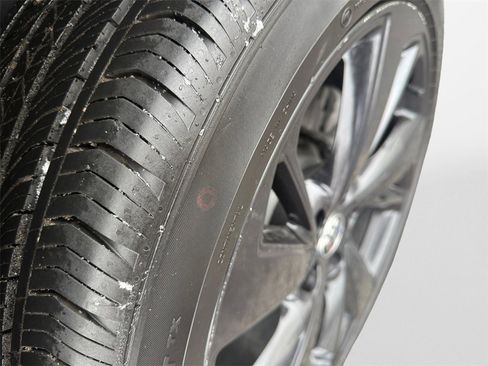 Used 2024 Buick Envision Sport Touring image 19