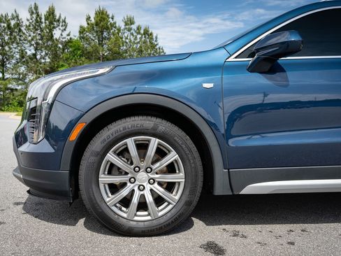 Used 2019 Cadillac XT4 Premium Luxury FWD image 4