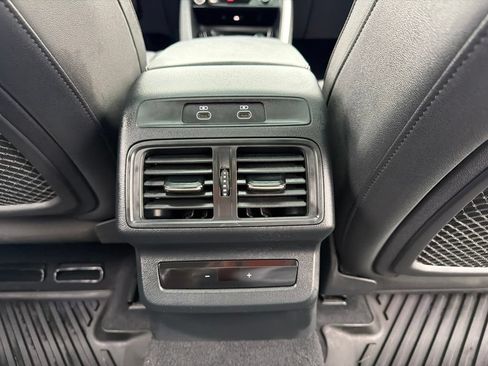 Used 2025 Audi Q5 Premium w/ Convenience Package AWD/4WD image 21
