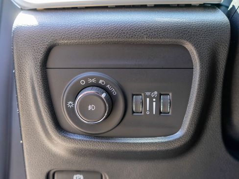 Used 2023 Jeep Grand Cherokee Limited w/ Trailer Tow Prep Group (B) AWD/4WD image 16