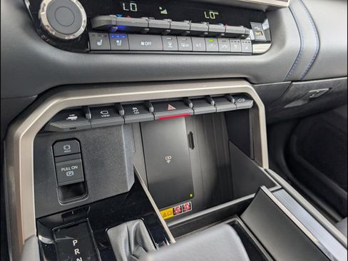 New 2026 Toyota Tundra Platinum AWD/4WD image 14