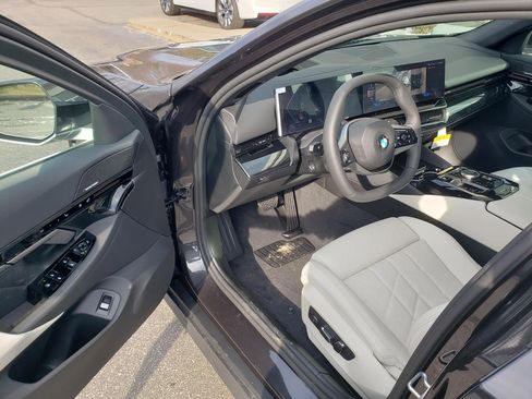 New 2026 BMW 530i xDrive image 10