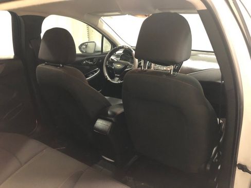 Used 2018 Chevrolet Cruze LS image 11