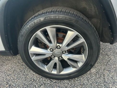 Used 2013 Jeep Grand Cherokee Laredo image 6