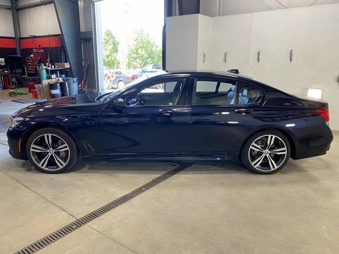 Used 2018 BMW 750i xDrive AWD/4WD image 4