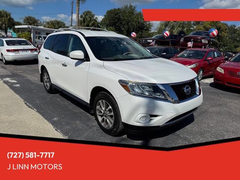 Used 2013 Nissan Pathfinder SV image 1