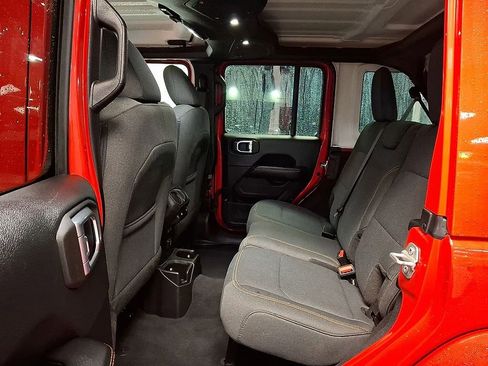 Used 2024 Jeep Wrangler Sahara image 10