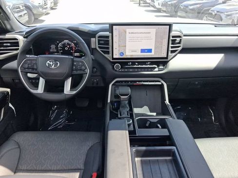 Used 2025 Toyota Tundra Limited AWD/4WD image 7