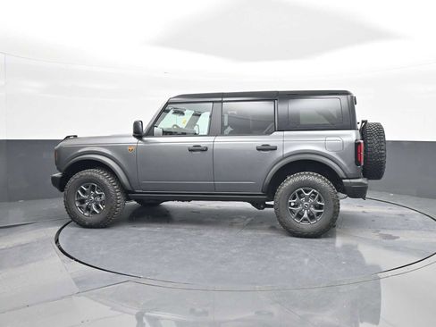 New 2025 Ford Bronco Badlands image 5