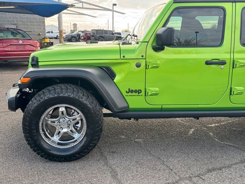 Certified 2025 Jeep Gladiator Sport image 10