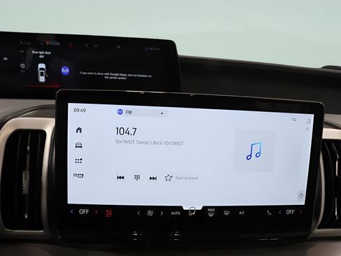 Used 2025 Ford Expedition Active image 12