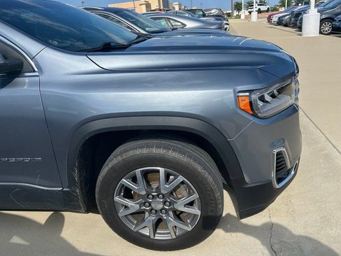 Used 2020 GMC Acadia SLT FWD image 2