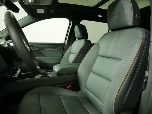 New 2026 GMC Acadia AT4 w/ Luxury Package image 12