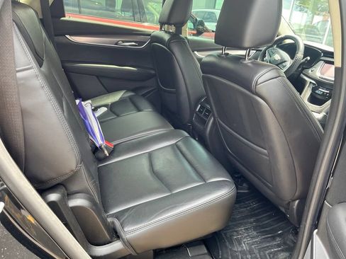 Used 2017 Cadillac XT5 Luxury w/ Driver Awareness Package FWD image 7