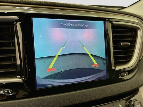 Used 2018 Chrysler Pacifica Touring-L image 22