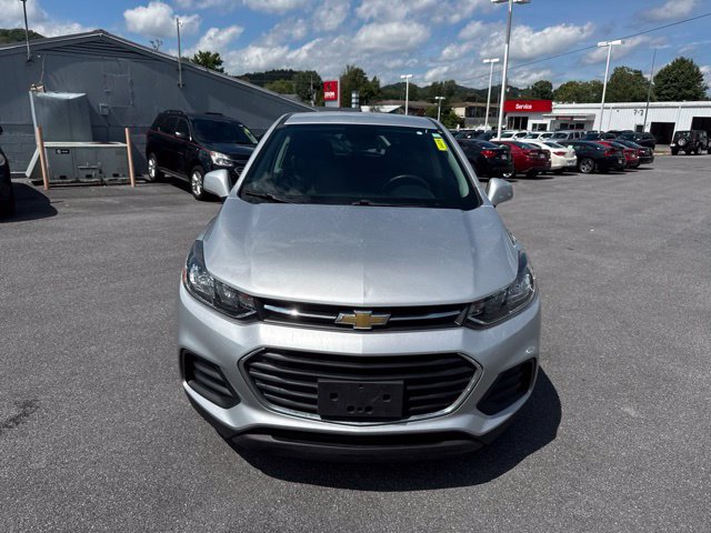 Used 2022 Chevrolet Trax LS w/ Tint and Cruise Package FWD image 3