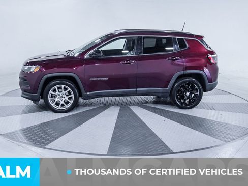 Used 2022 Jeep Compass Latitude w/ Sun and Sound Group AWD/4WD image 4