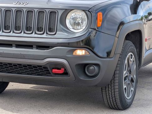 Used 2016 Jeep Renegade Trailhawk w/ Premium Trailhawk Package AWD/4WD image 10