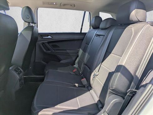 Used 2020 Volkswagen Tiguan SEL w/ 3rd Row Seat Package AWD/4WD image 20