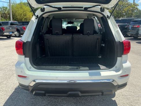 Used 2018 Nissan Pathfinder SV FWD image 19