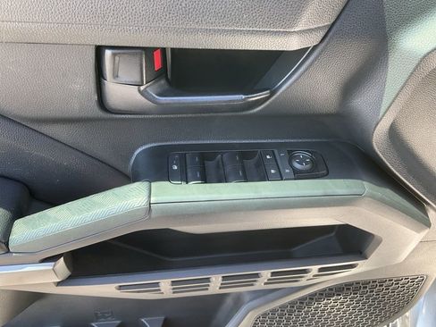 Used 2024 Toyota Tacoma SR5 RWD image 4